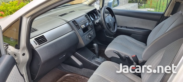 Nissan Tiida 1,5L 2009-8