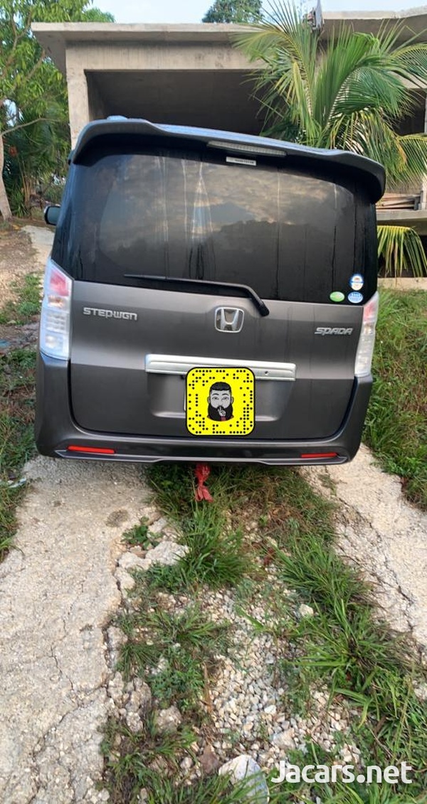Honda Stepwgn 2,0L 2011-7