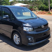 Toyota Voxy 2,0L 2013 Toyota Voxy 2,0L 2013