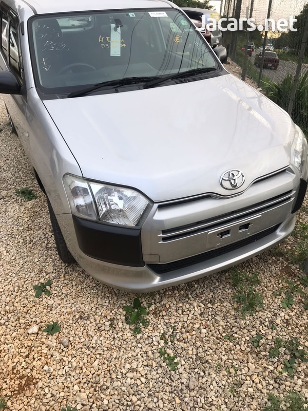 Toyota Probox 1,5L 2016-1