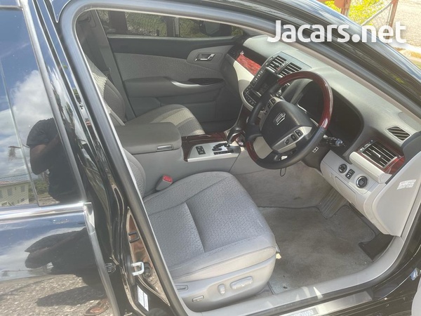 Toyota Crown 3,5L 2012-4