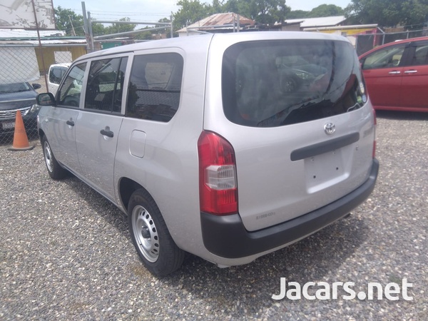 Toyota Probox 1,5L 2017-4