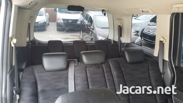 Honda Stepwgn 2,0L 2013-4