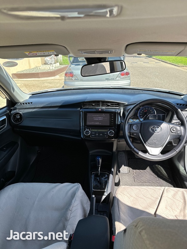 Toyota Axio 1,5L 2015-10