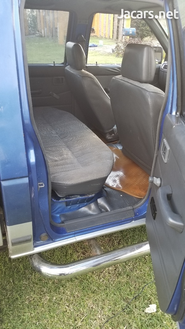 Nissan Pickup 2,4L 1995-6