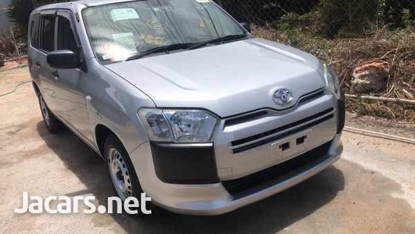Toyota Probox 1,5L 2016-1