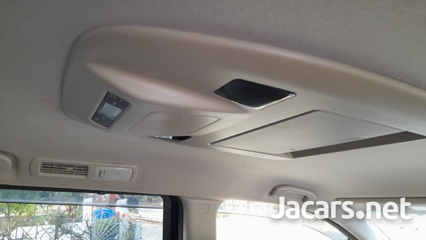 Nissan Elgrand 2,5L 2013-15