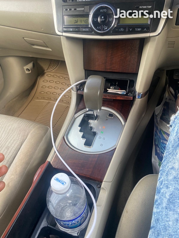 Toyota Premio 1,8L 2012-7