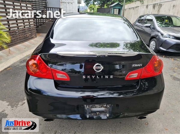 Nissan Skyline 2,5L 2012-5