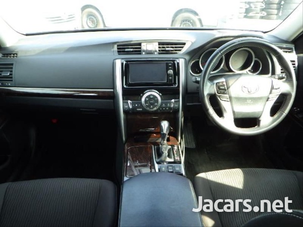 Toyota Mark X 2,5L 2017-5