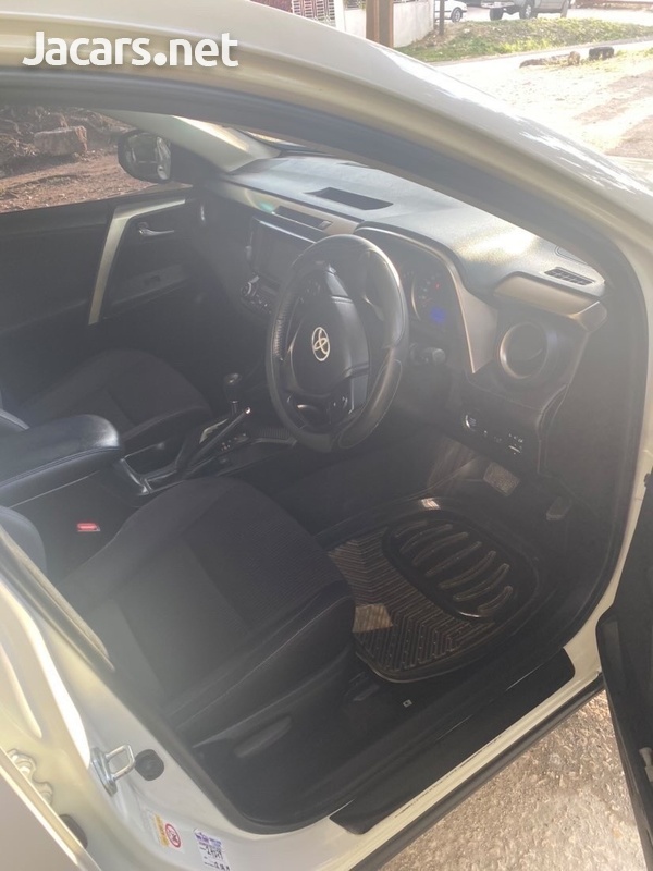 Toyota RAV4 2,0L 2013-5