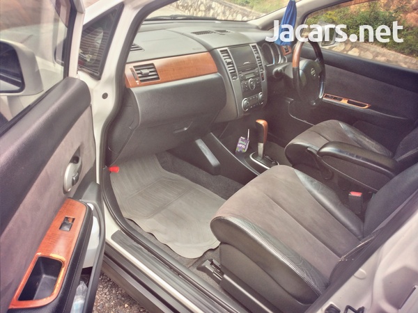 Nissan Tiida 1,5L 2011-7