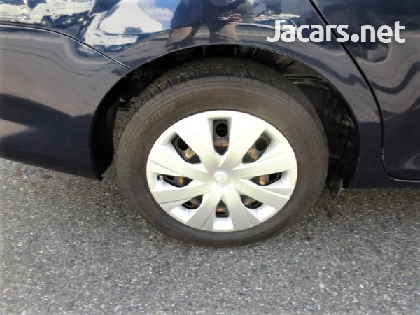 Toyota Axio 1,5L 2013-4