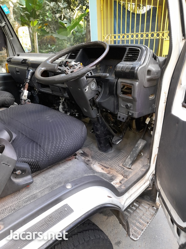 1999 Isuzu Elf-6
