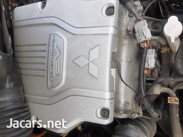 2016 mitsubishi outlander hybrid 2.0 petrol engine-1