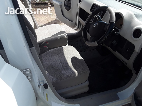 Toyota Passo 1,0L 2013-7