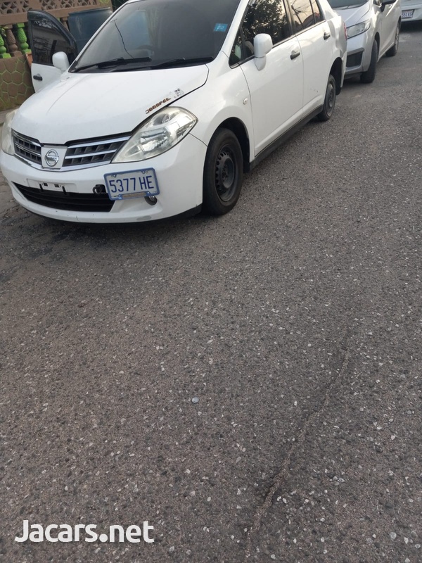 Nissan Tiida 1,5L 2011-4
