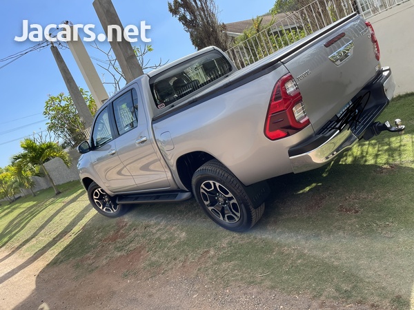 2021 Toyota Hilux-2