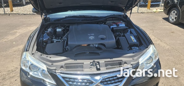 Toyota Mark X 2,5L 2012-6