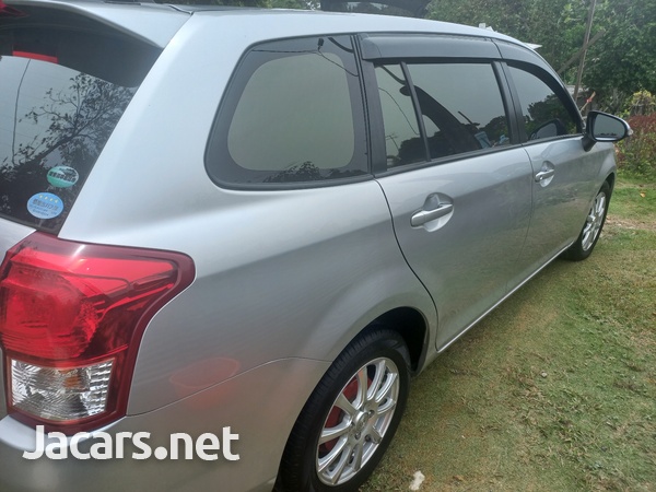 Toyota Fielder 1,5L 2014-1