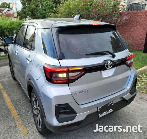 Toyota RAV4 1,0L 2022-6