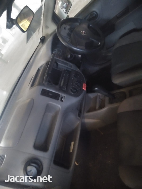 Nissan AD Wagon 1,5L 2013-2