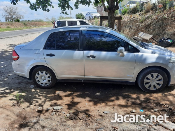 Nissan Tiida 1,0L 2012-3