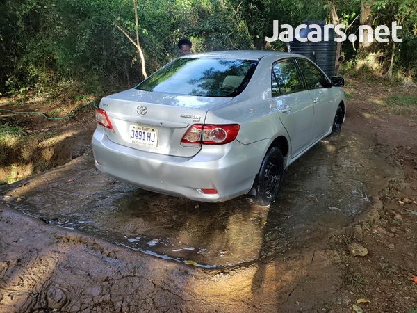 Toyota Corolla XLi 1,8L 2011-3