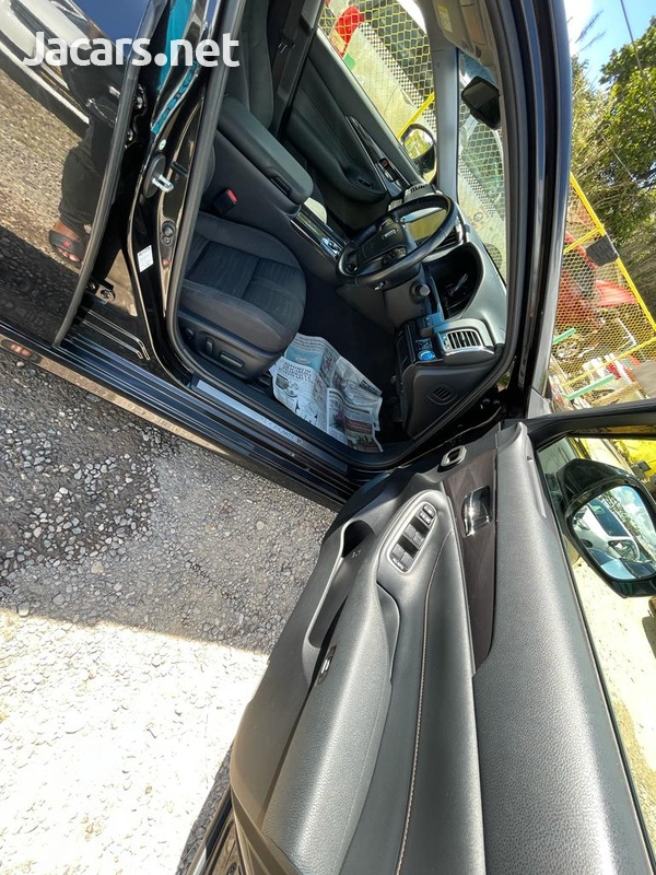 Toyota Crown 2,5L 2014-9