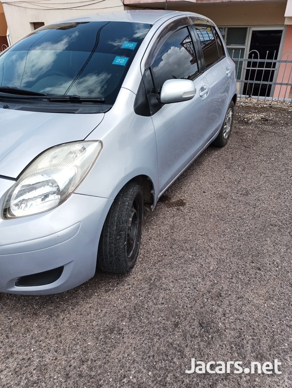 Toyota Vitz 1,0L 2010-14
