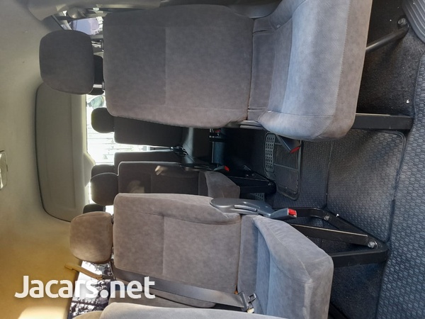 Toyota Hiace 2,5L 2015-6
