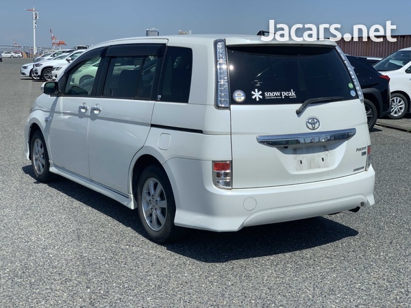 Toyota Isis 2,0L 2012-5