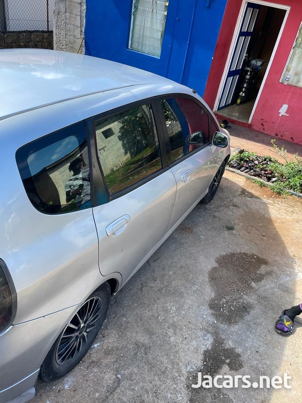 Honda Fit 1,5L 2007-7