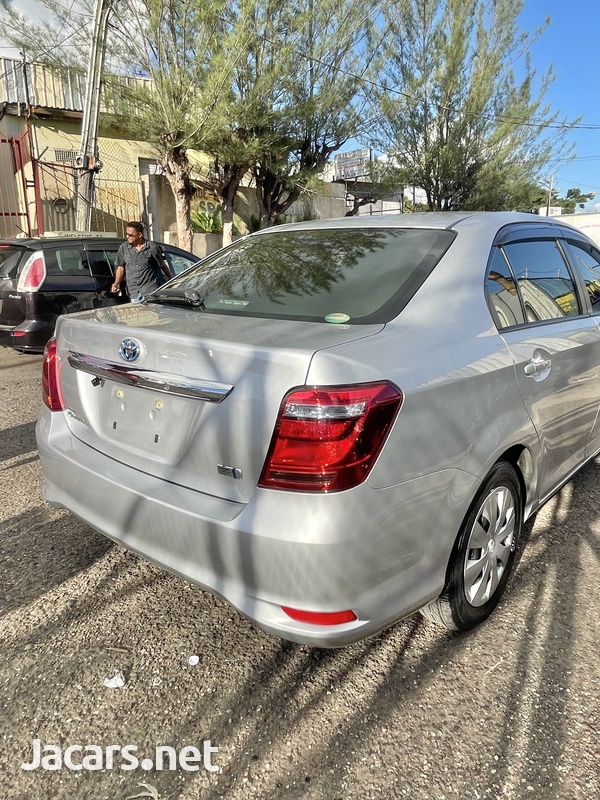 Toyota Axio 1,5L 2016-12