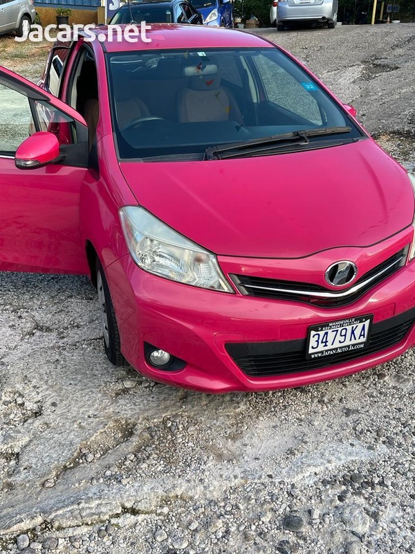 Toyota Vitz 1,0L 2012-6