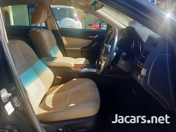 Toyota Mark X 2,5L 2014-6