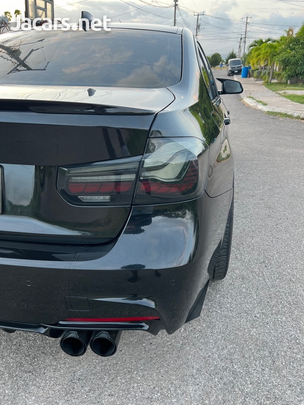 BMW 3-Series 2,0L 2013-6