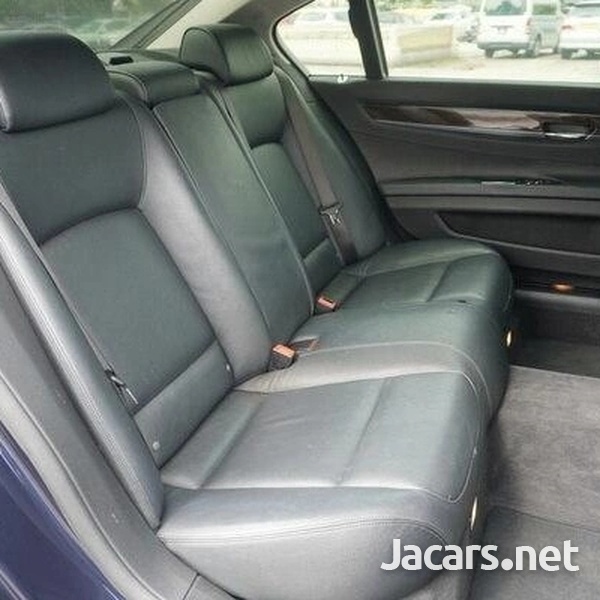 BMW 7-Series 3,0L 2014-9