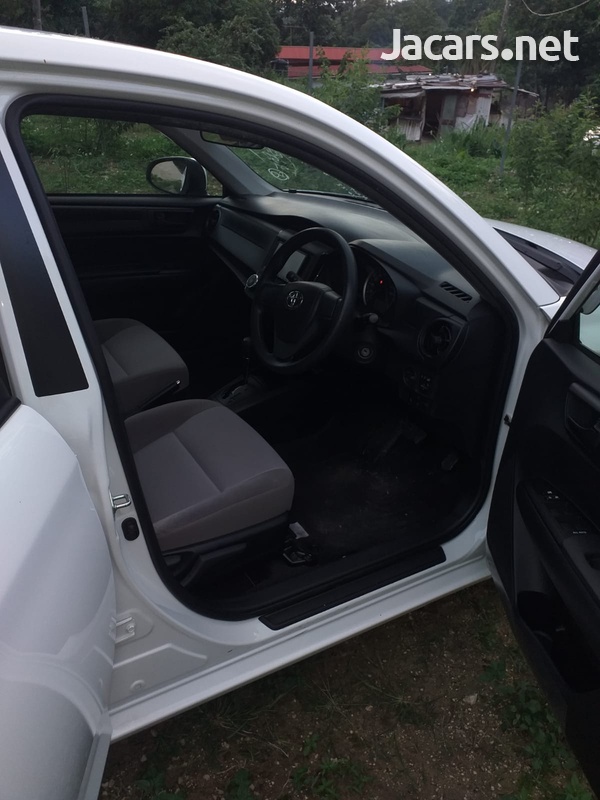 Toyota Axio 1,4L 2016-1