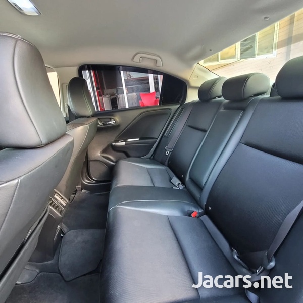 Honda Grace 1,5L 2015-10