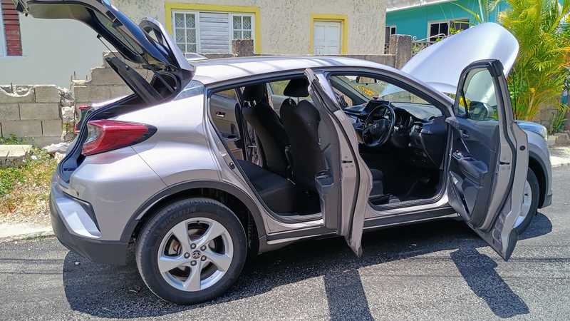 Toyota C-HR 1,2L 2019 JA$3,550,000 №2475807 in Saint James - C-HR