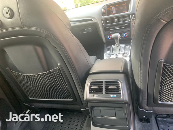 Audi Q5 2,0L 2017-8