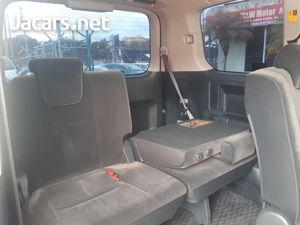 Toyota Noah 2,0L 2012-8