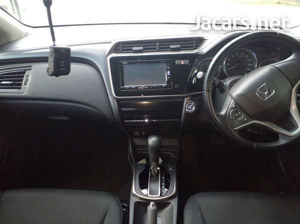 Honda Grace 1,5L 2019-8
