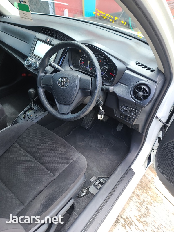 Toyota Axio 1,5L 2019-7