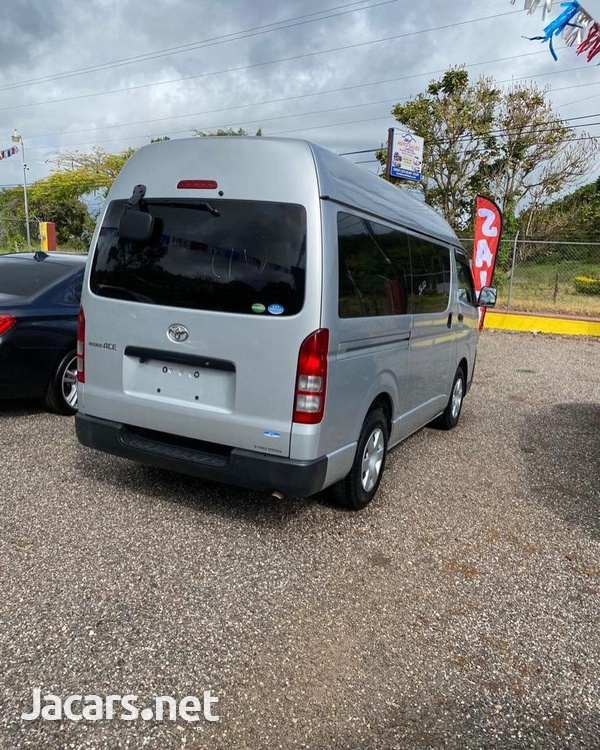 Toyota Hiace 2,5L 2015-7