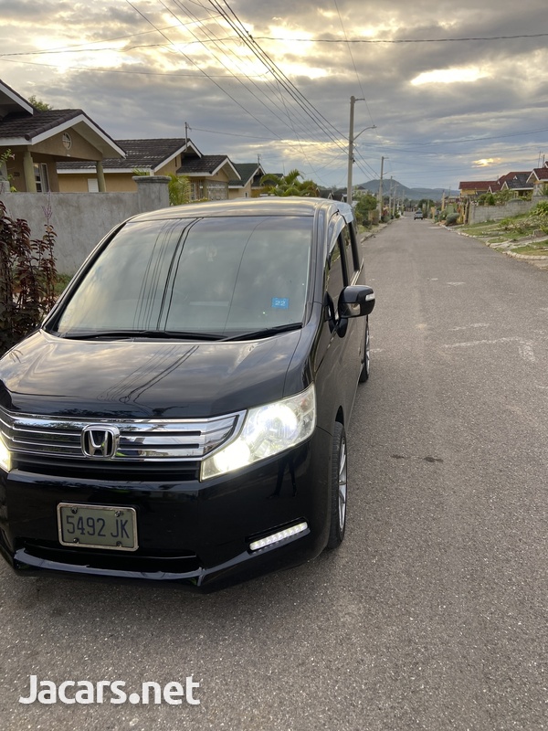 Honda Stepwgn 2,0L 2010-4