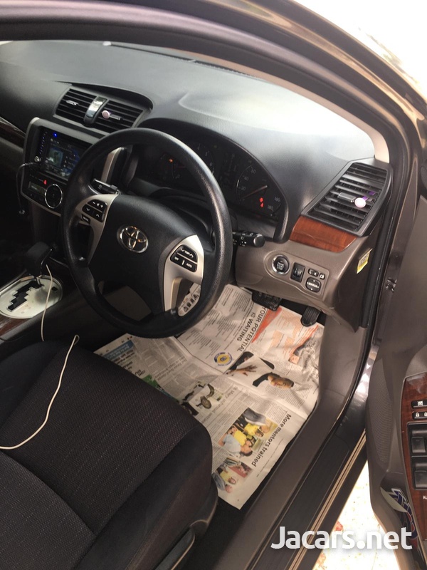 Toyota Allion 1,8L 2013-8