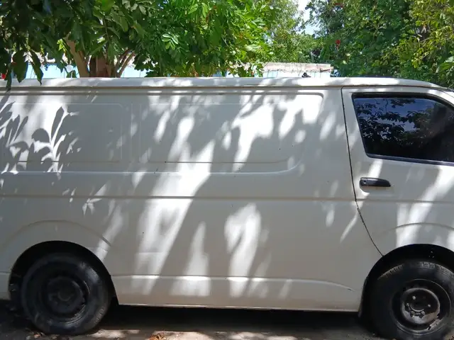 2007 Toyota Hiace, Kingston