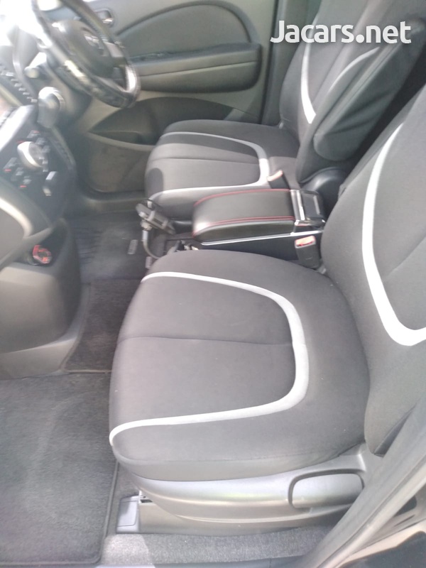 Mazda Biante 1,8L 2010-7